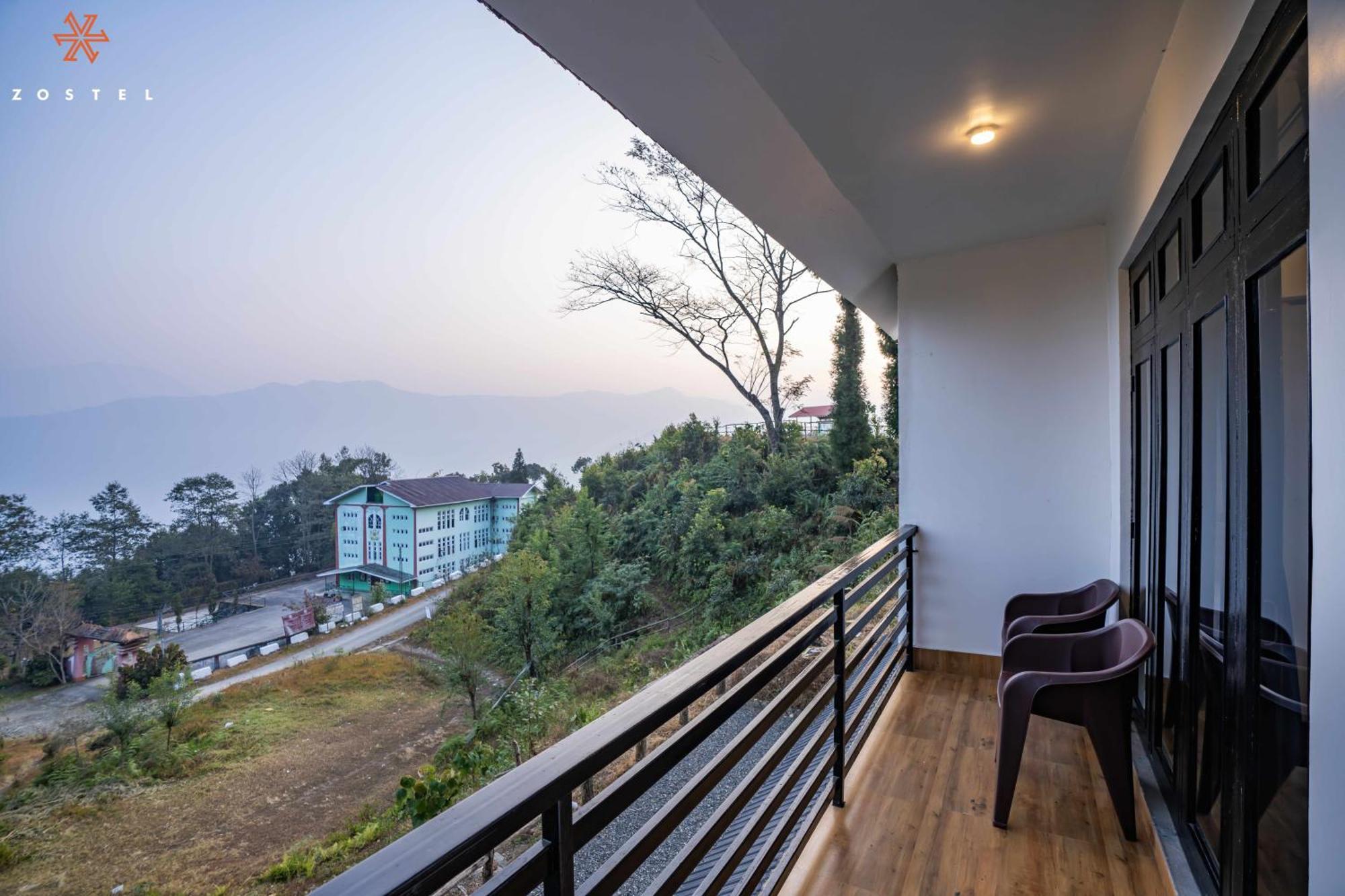 Zostel Rinchenpong Hostel Exterior photo