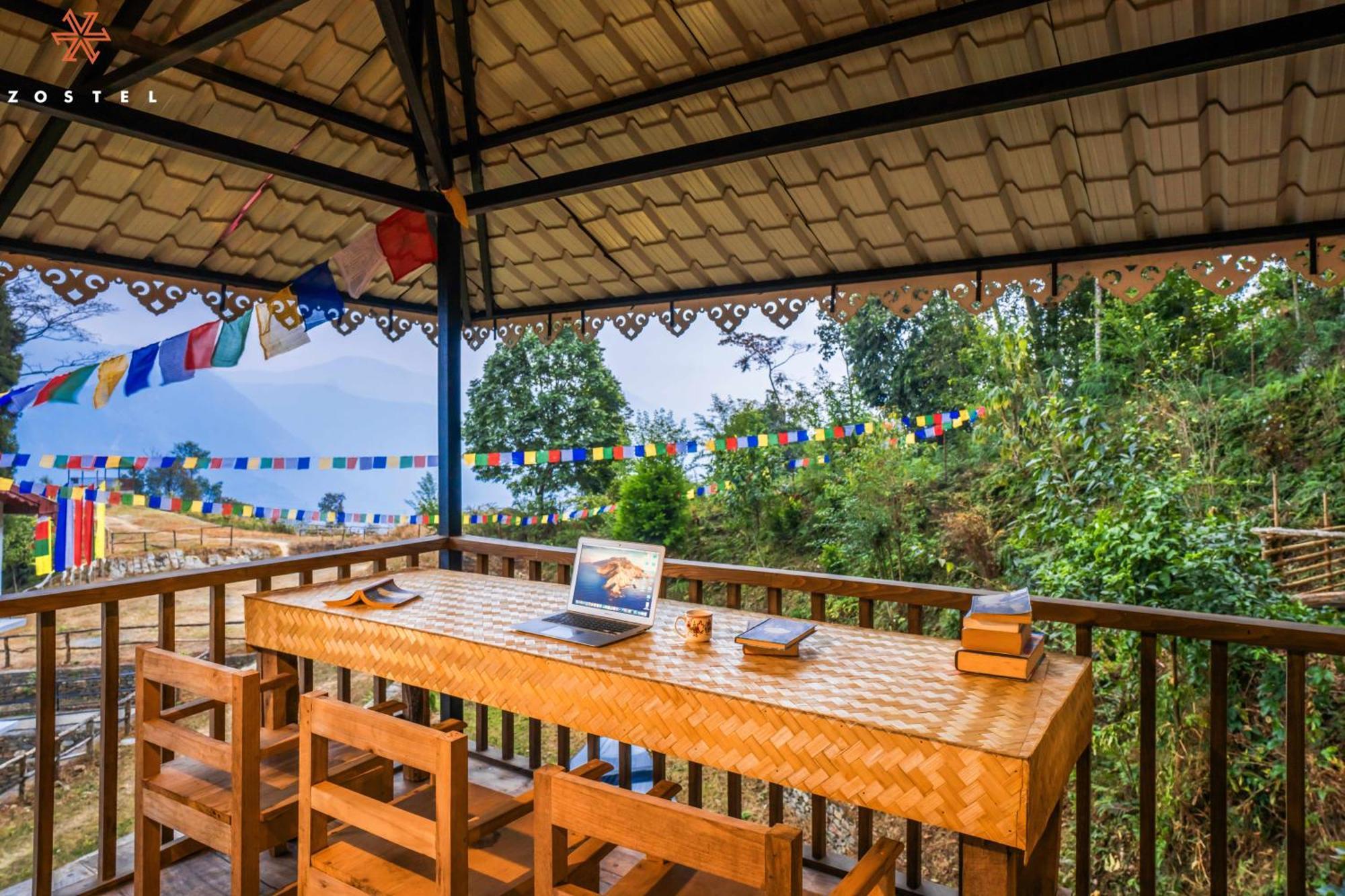 Zostel Rinchenpong Hostel Exterior photo