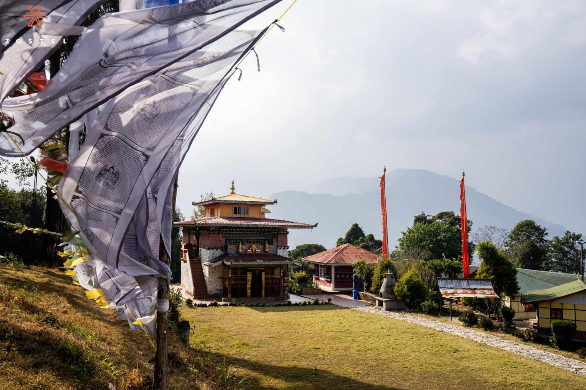 Zostel Rinchenpong Hostel Exterior photo
