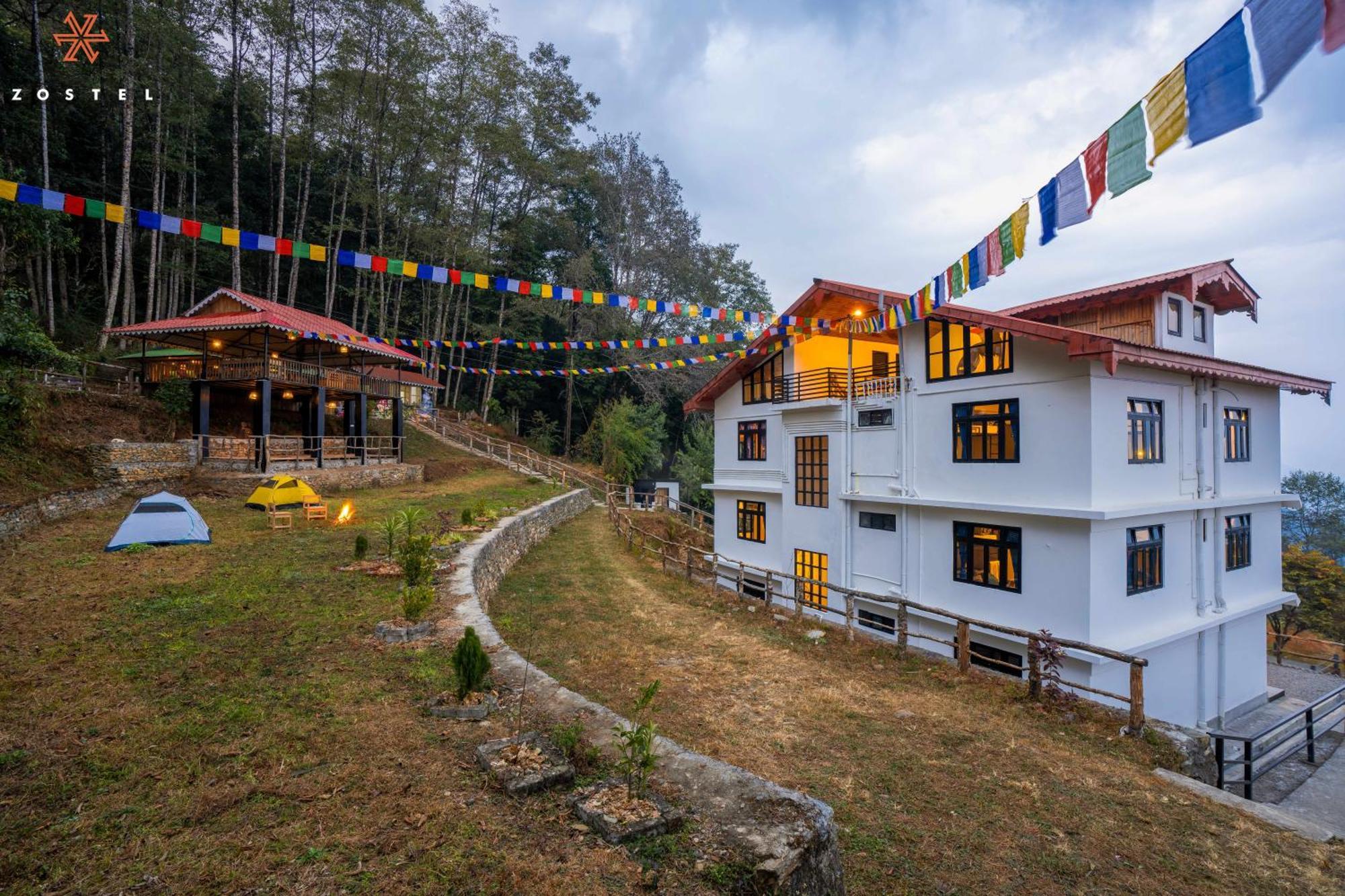 Zostel Rinchenpong Hostel Exterior photo