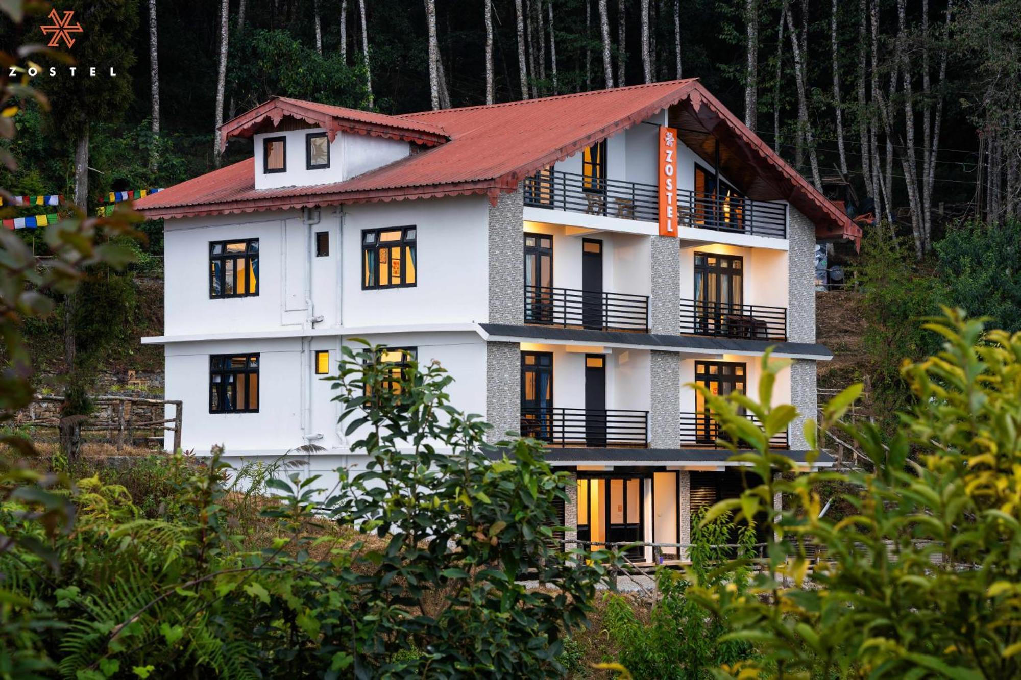 Zostel Rinchenpong Hostel Exterior photo