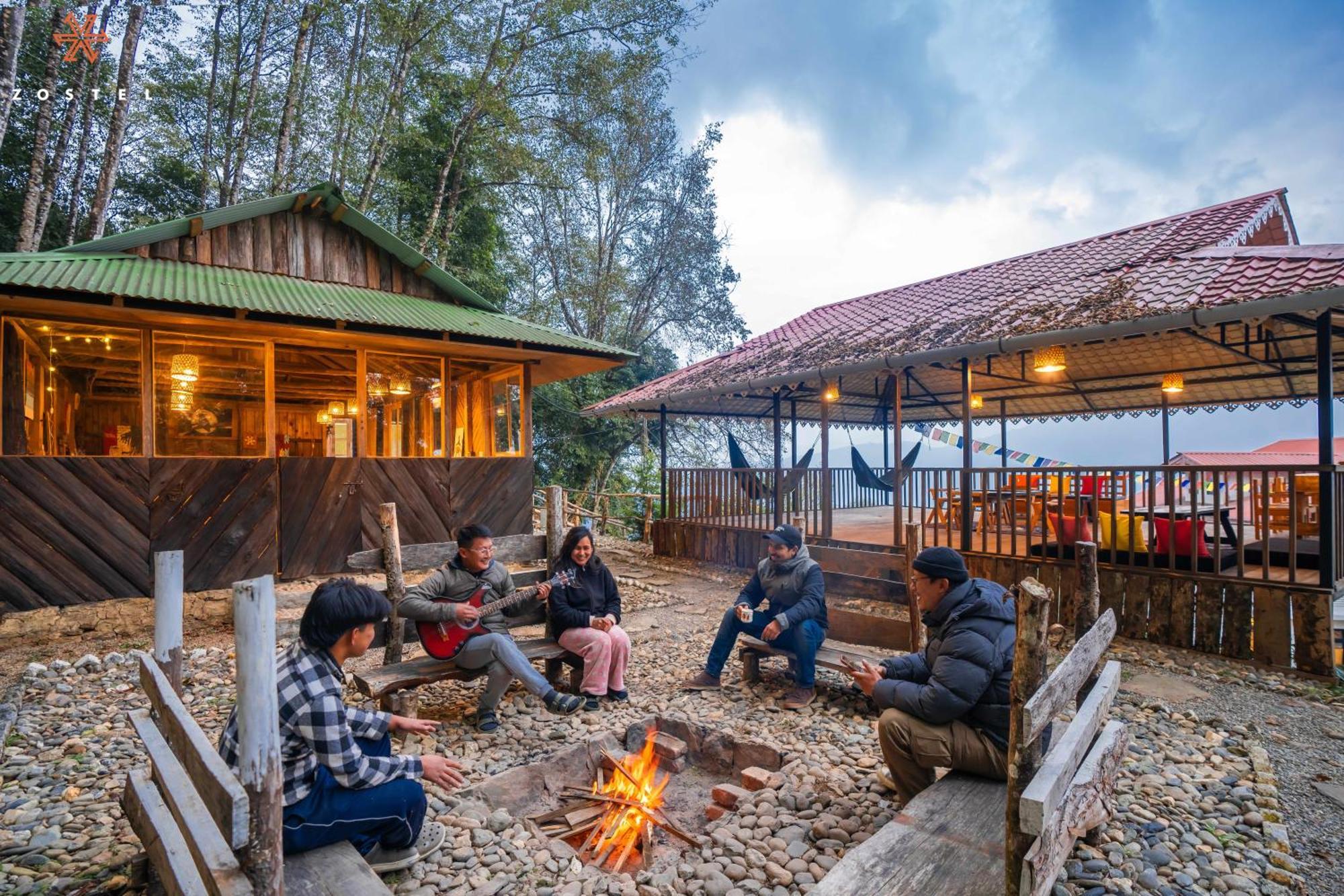 Zostel Rinchenpong Hostel Exterior photo